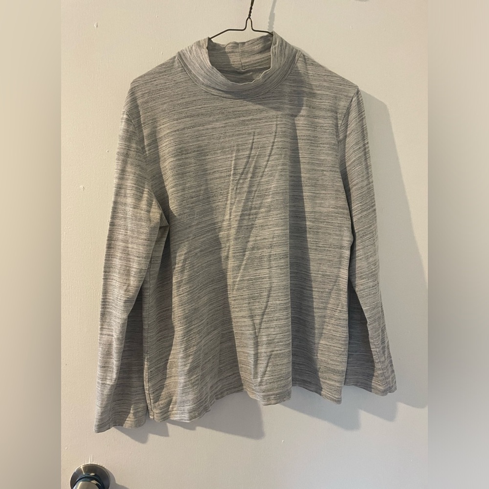Light grey turtle neck, petite large
